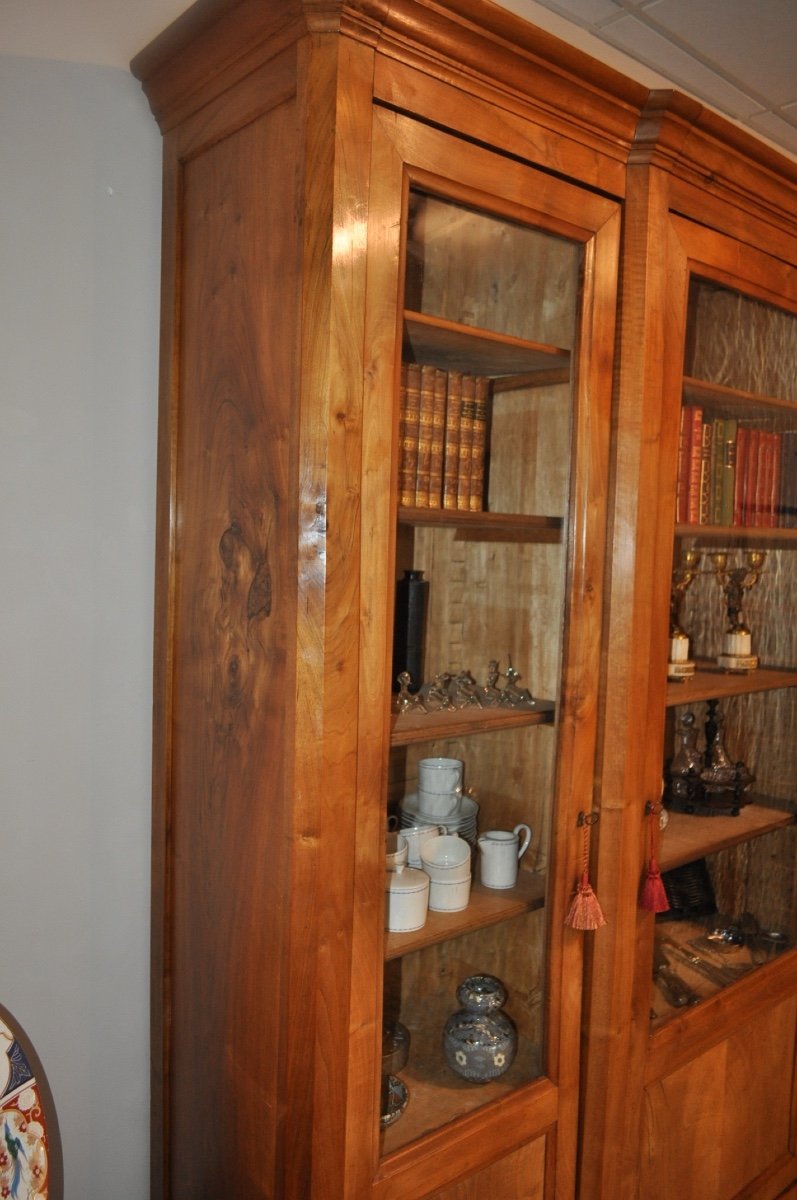 Large Antique Display Cabinet Or Bookcase With 3 Doors In Blond Walnut From The Louis Philippe Period, 19th Century-photo-1