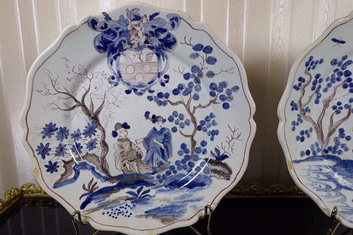 Pair Of Earthenware Plates With Chinese Decor And Coat Of Arms - Nevers - 18th Century - 18th Century-photo-2