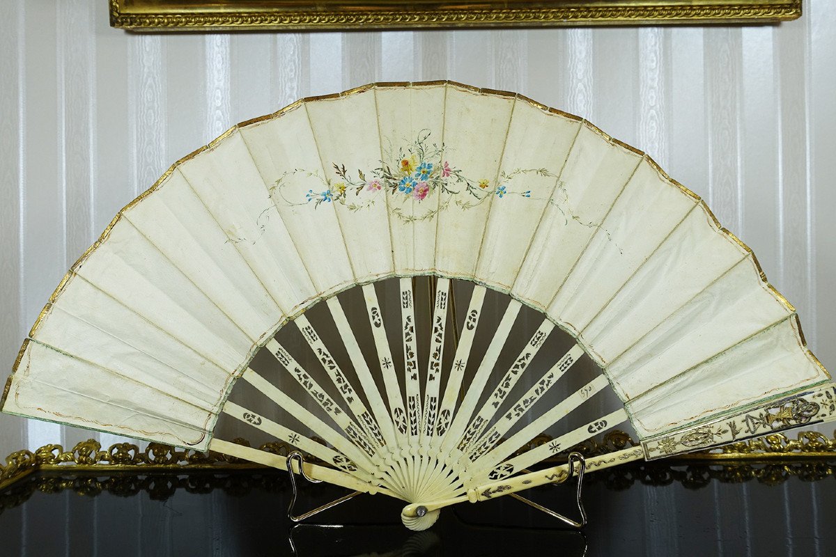 Old 19th Century Fan. Rare Engraved, Chiseled, Pierced Frame Painted With Wedgwood Medallion-photo-7