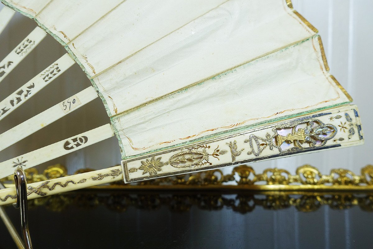 Old 19th Century Fan. Rare Engraved, Chiseled, Pierced Frame Painted With Wedgwood Medallion-photo-8