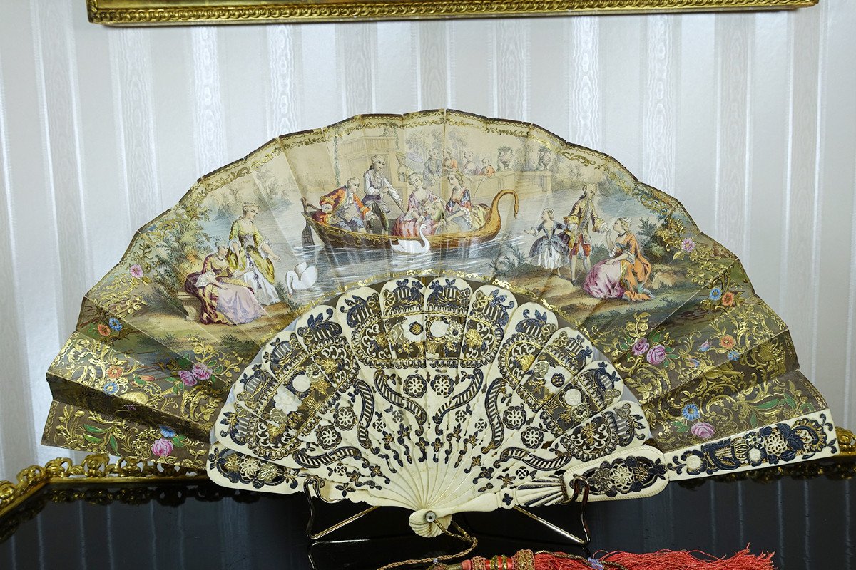 Old 18th Century Fan. Two-tone Gold Frame Pierced, Carved With Rich Floral Decoration-photo-4