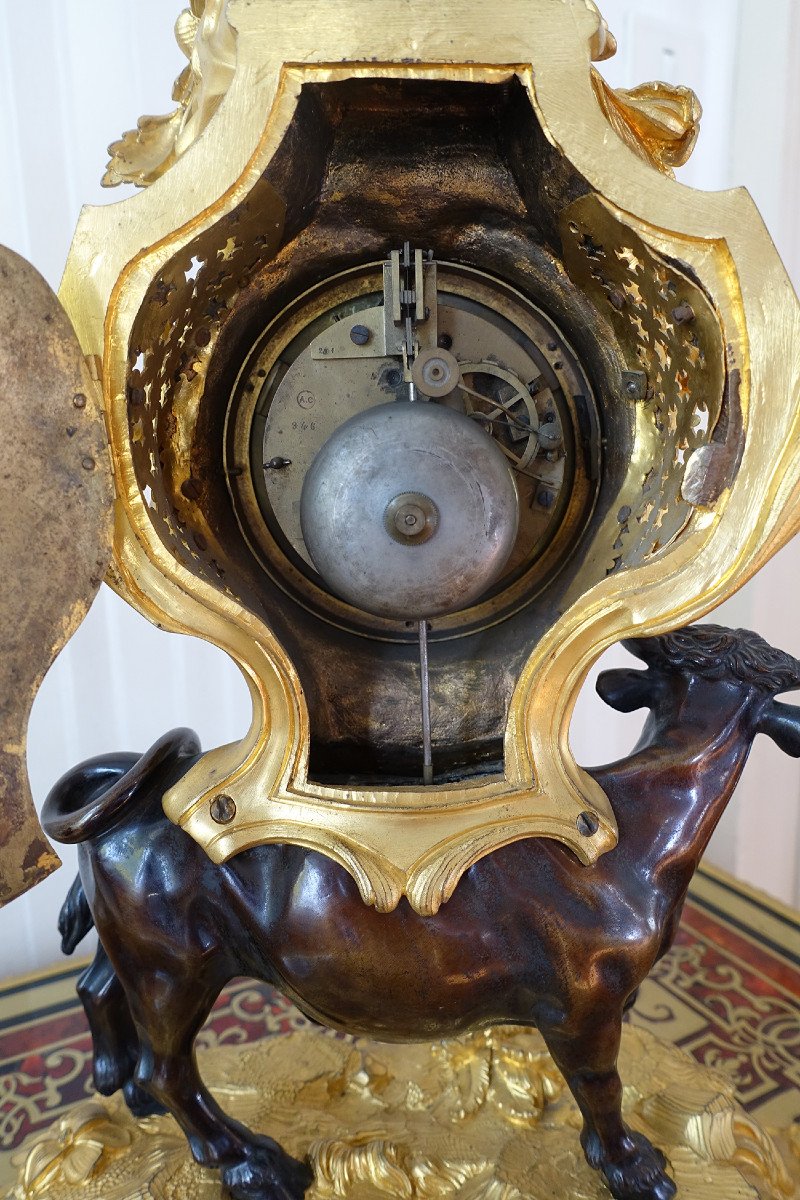 Louis XV Clock In Gilt Bronze And Brown Patina With Bull - The Rape Of Europa - Circa 1870-photo-7