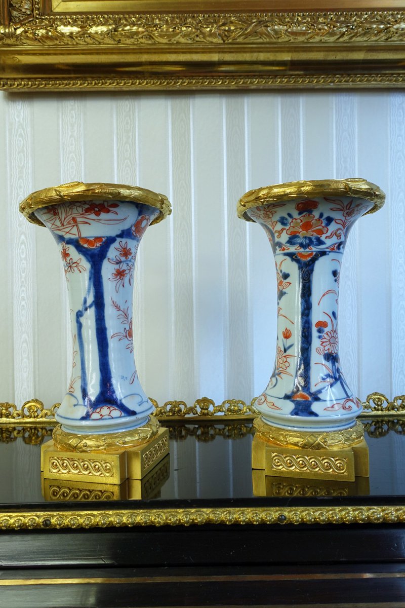 Paire De Vases En Porcelaine à Décor Imari Et Monture En Bronze Doré, Fin XVIIIème-photo-1