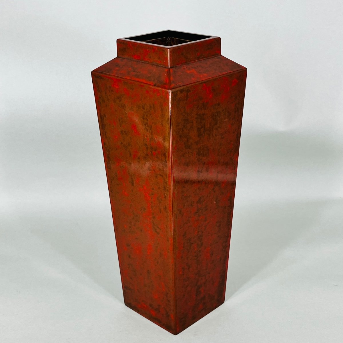 Japanese Lacquer Vase With Geometric Lines - Japan-photo-1