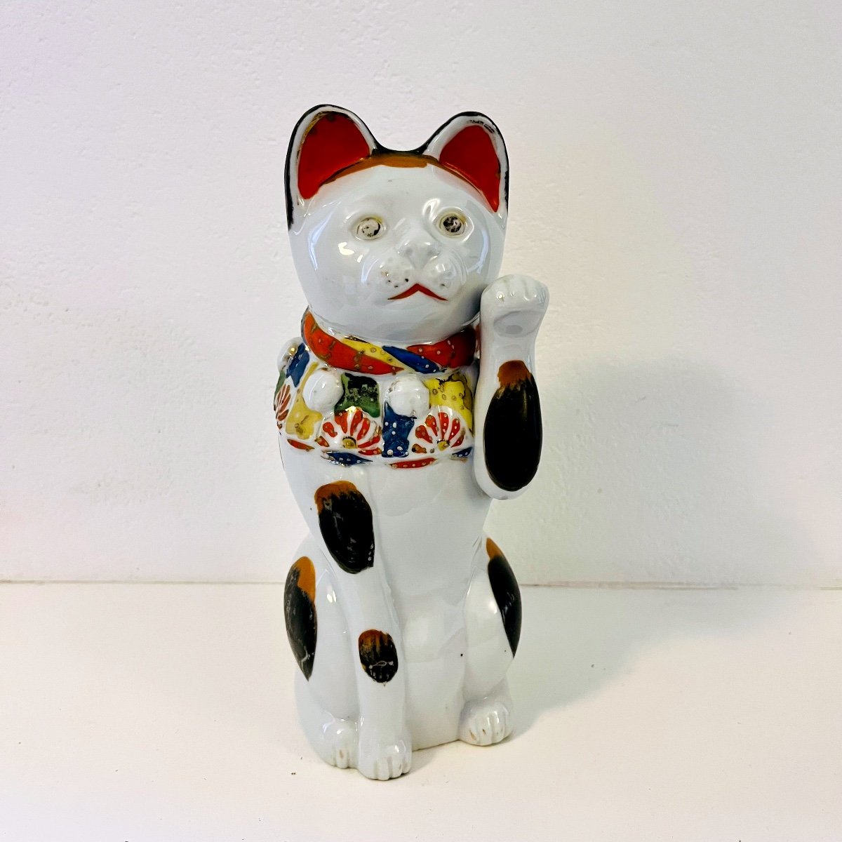 Manekineko Chat Japonais En Porcelaine - Japon