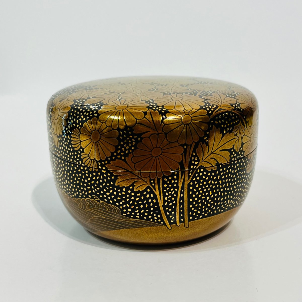 Natsume Japanese Lacquered Tea Box Chrysanthemum And Kirigane - Japan-photo-3