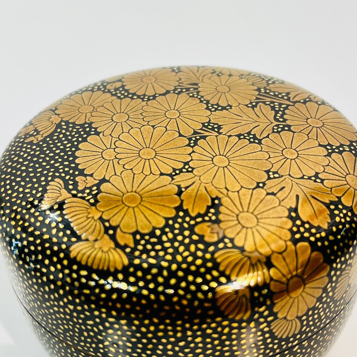 Natsume Japanese Lacquered Tea Box Chrysanthemum And Kirigane - Japan-photo-5