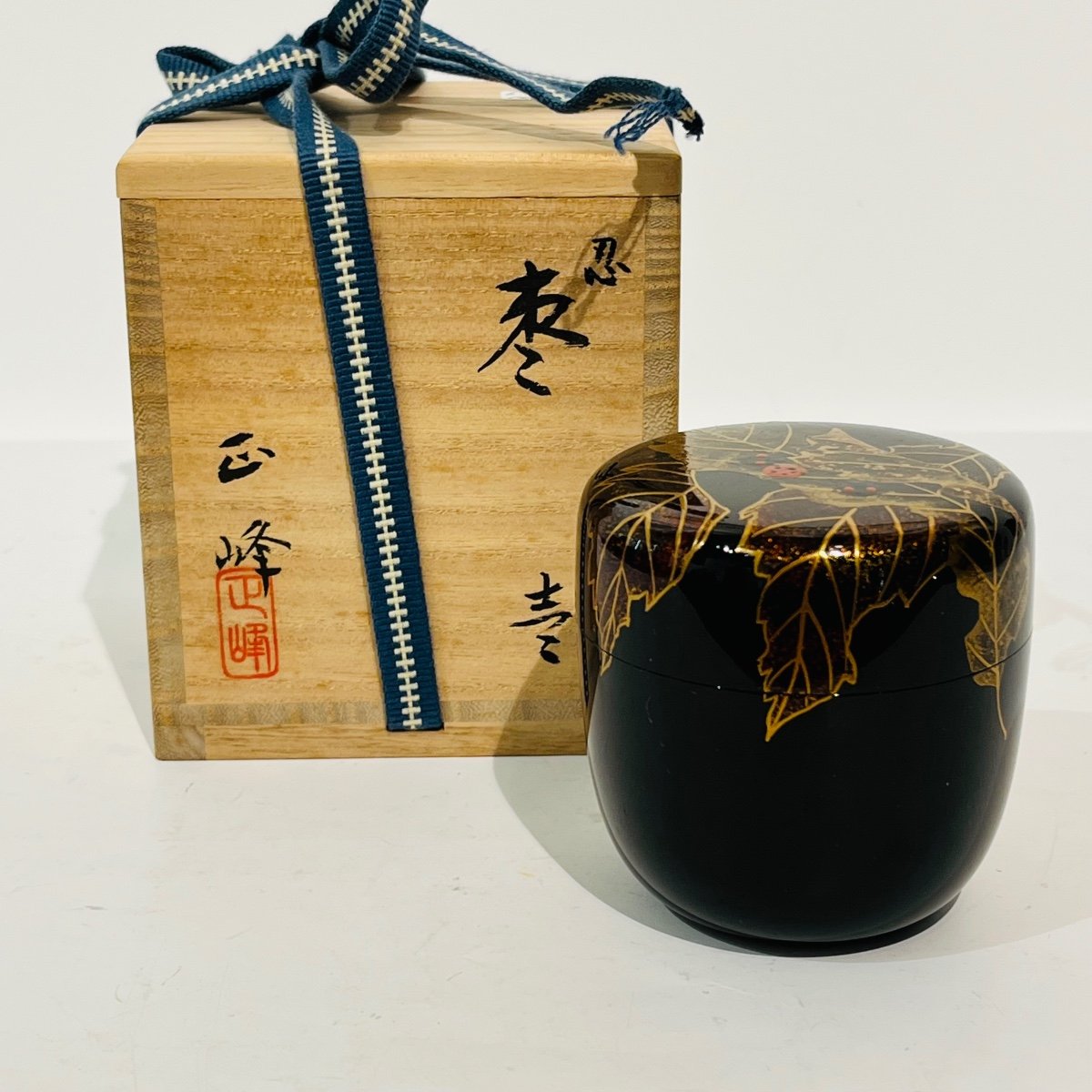 Natsume Japanese Lacquer Tea Caddy Ladybugs And Leaves - Japan-photo-2