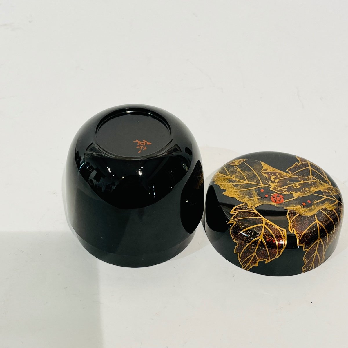 Natsume Japanese Lacquer Tea Caddy Ladybugs And Leaves - Japan-photo-4