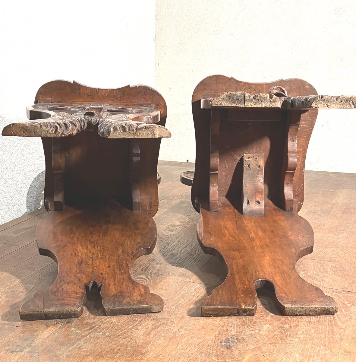 Pair Of Escabelle Chairs In Renaissance Walnut Italy 19th-photo-3