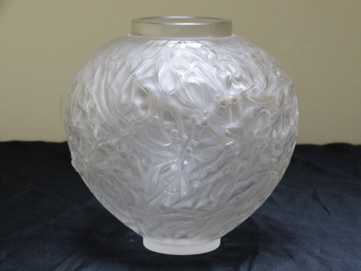 René Lalique Art Nouveau Mistletoe Vase Number 948