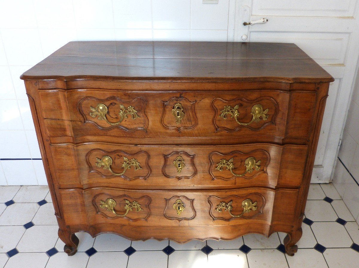 Commode Lyonnaise En Noyer 18ème Louis XV Arbalète