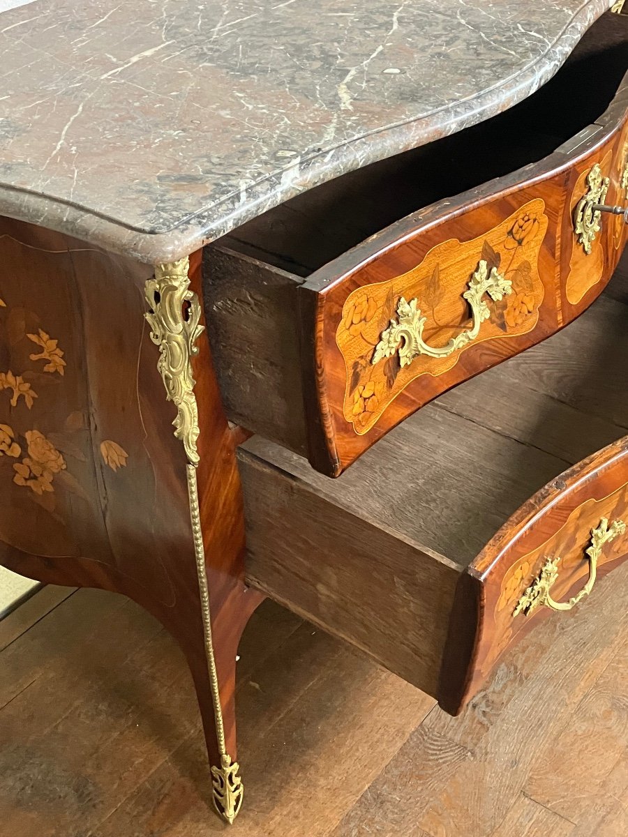 Petite Commode Sauteuse Galbée D’époque Louis XV Fleurie Est Cour De Stanislas Luneville -photo-4