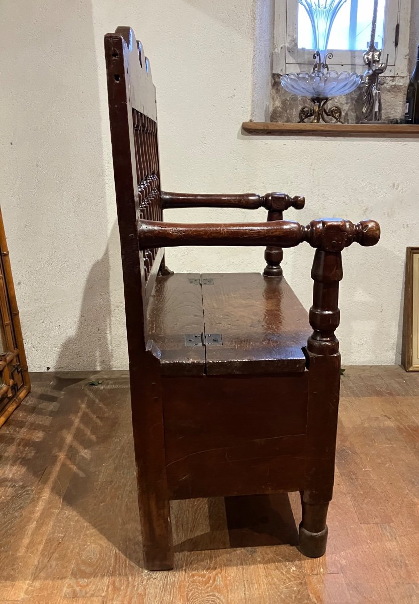 Small Auvergne 18th Century Chest Bench Patina With Auvergne Ox Blood -photo-2