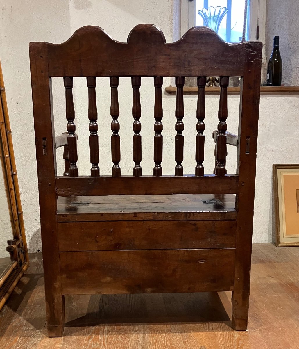 Small Auvergne 18th Century Chest Bench Patina With Auvergne Ox Blood -photo-3