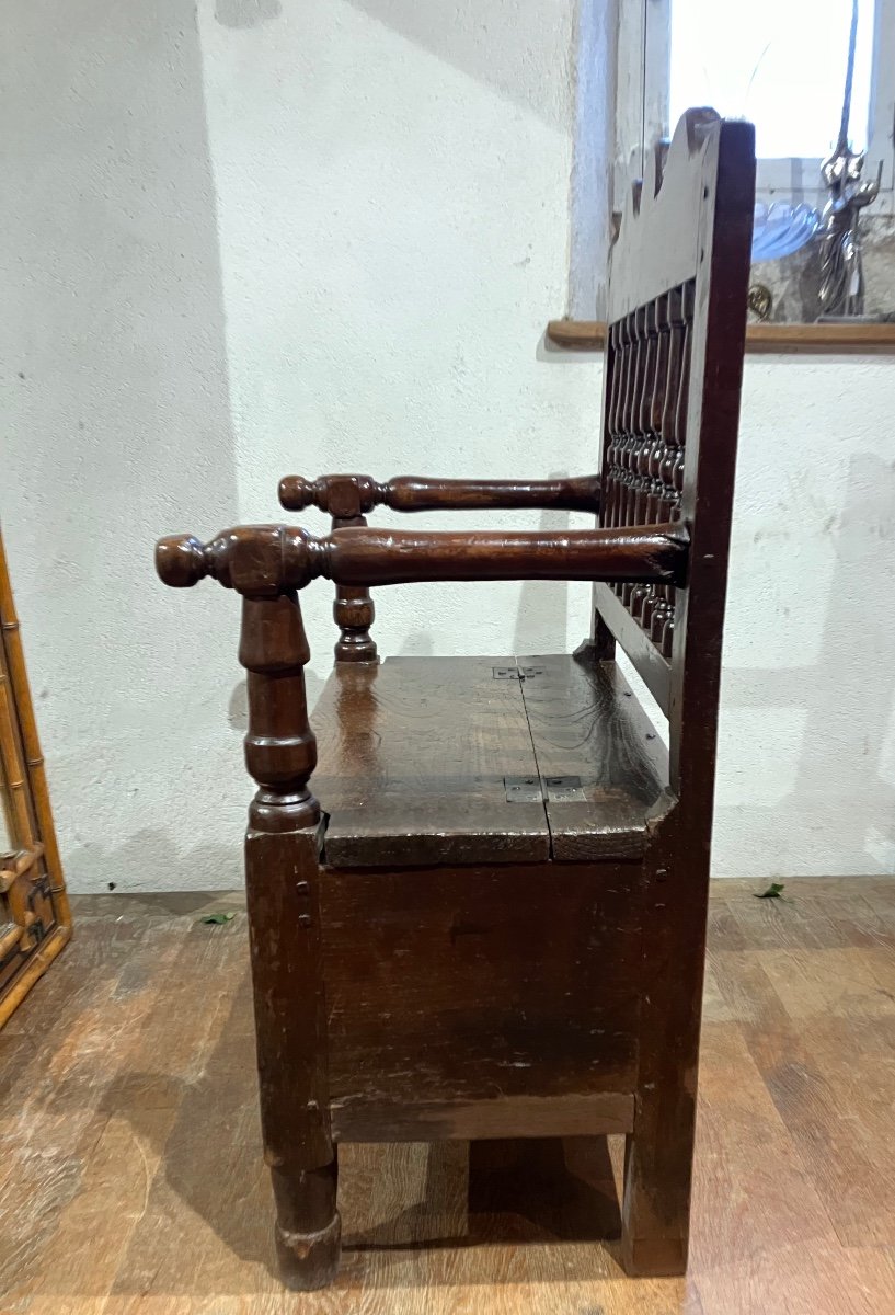 Small Auvergne 18th Century Chest Bench Patina With Auvergne Ox Blood -photo-4