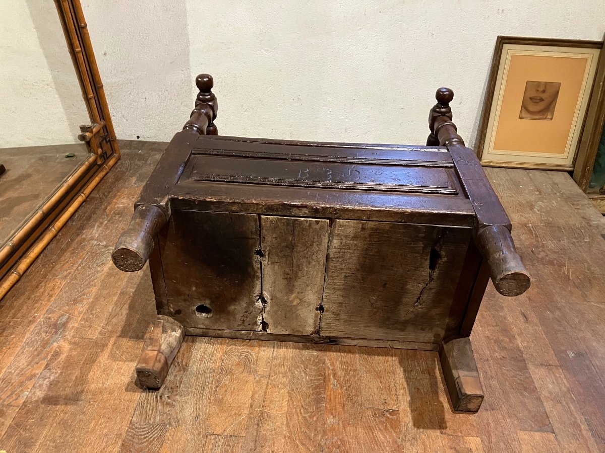 Small Auvergne 18th Century Chest Bench Patina With Auvergne Ox Blood -photo-5