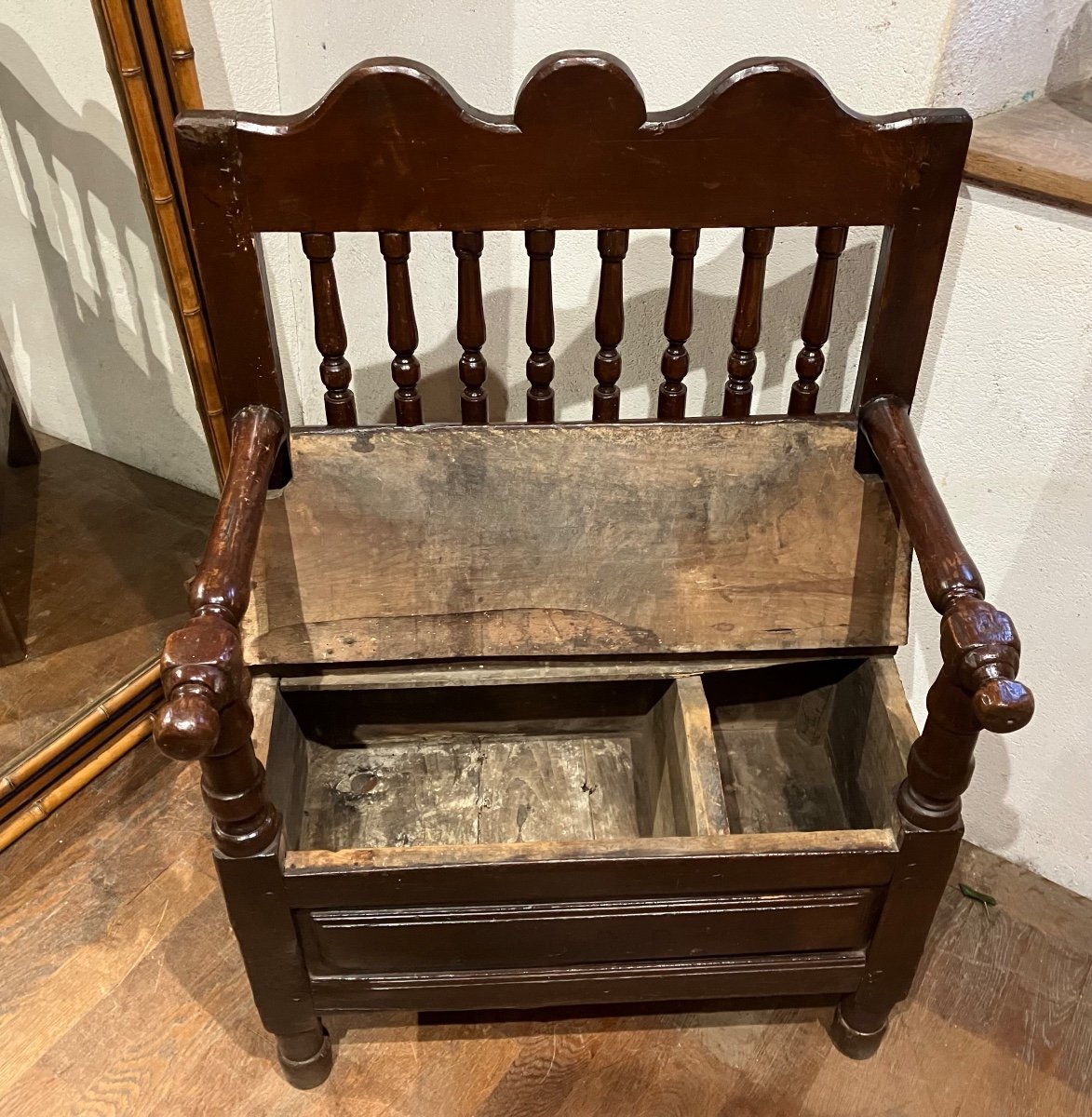 Small Auvergne 18th Century Chest Bench Patina With Auvergne Ox Blood -photo-8