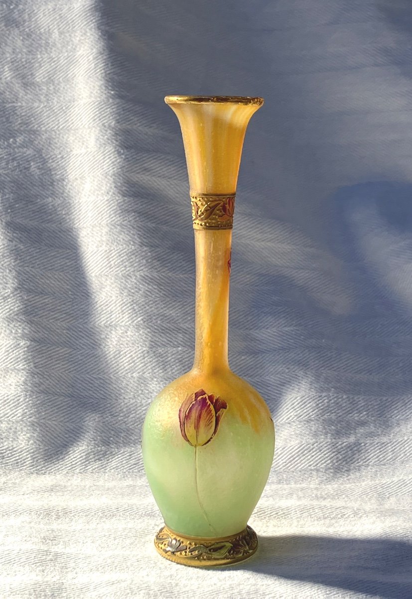 Daum Beautiful Small Tulip Vase Opalescent Glass Engraved Frosted Enameled And Enhanced With Gold -photo-2