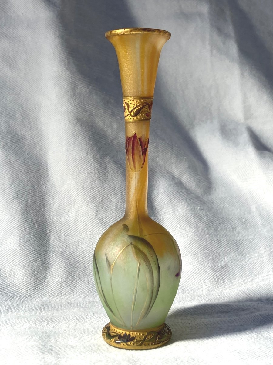 Daum Beautiful Small Tulip Vase Opalescent Glass Engraved Frosted Enameled And Enhanced With Gold -photo-4