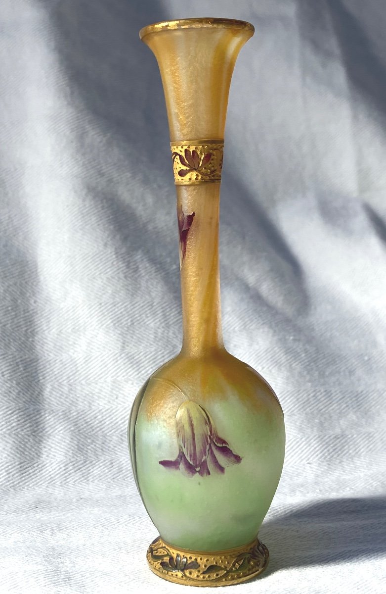 Daum Beautiful Small Tulip Vase Opalescent Glass Engraved Frosted Enameled And Enhanced With Gold -photo-1