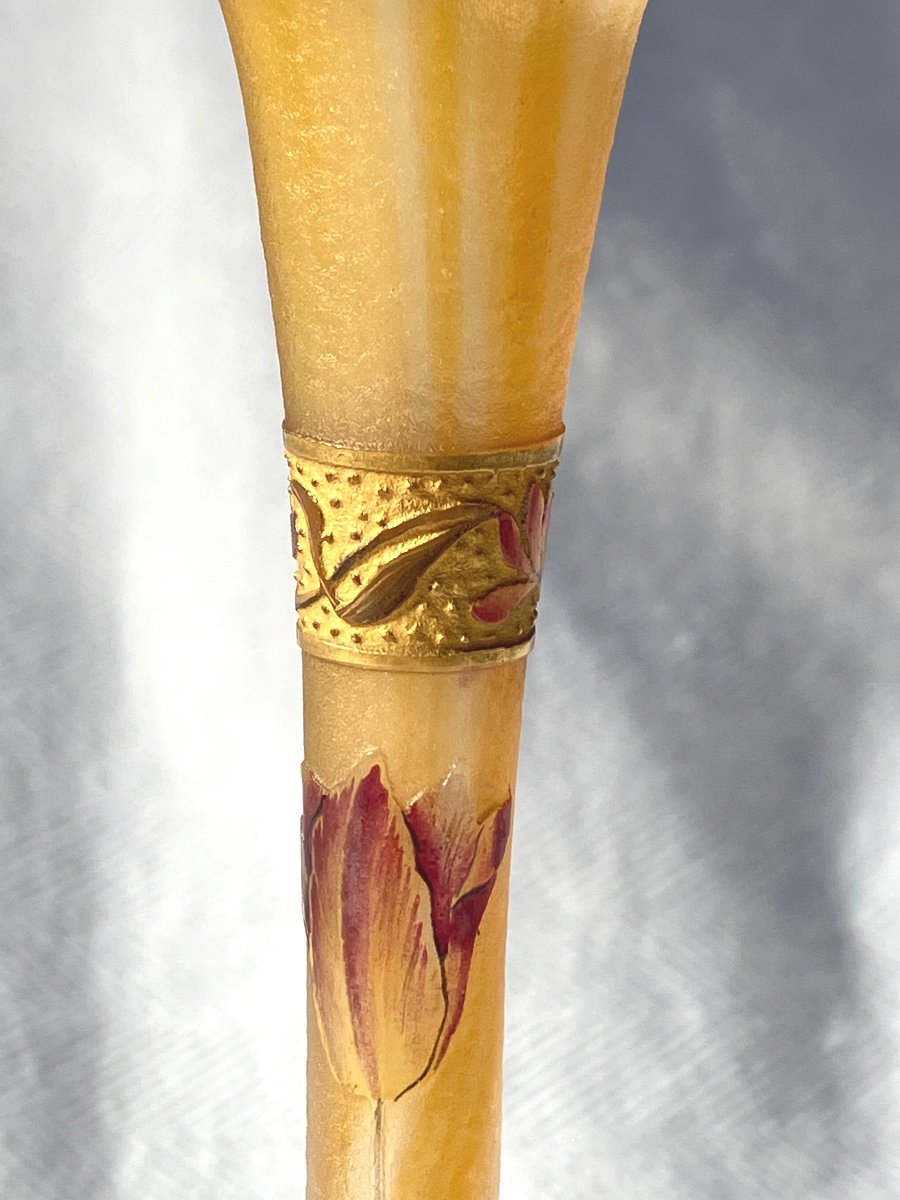 Daum Beautiful Small Tulip Vase Opalescent Glass Engraved Frosted Enameled And Enhanced With Gold -photo-3