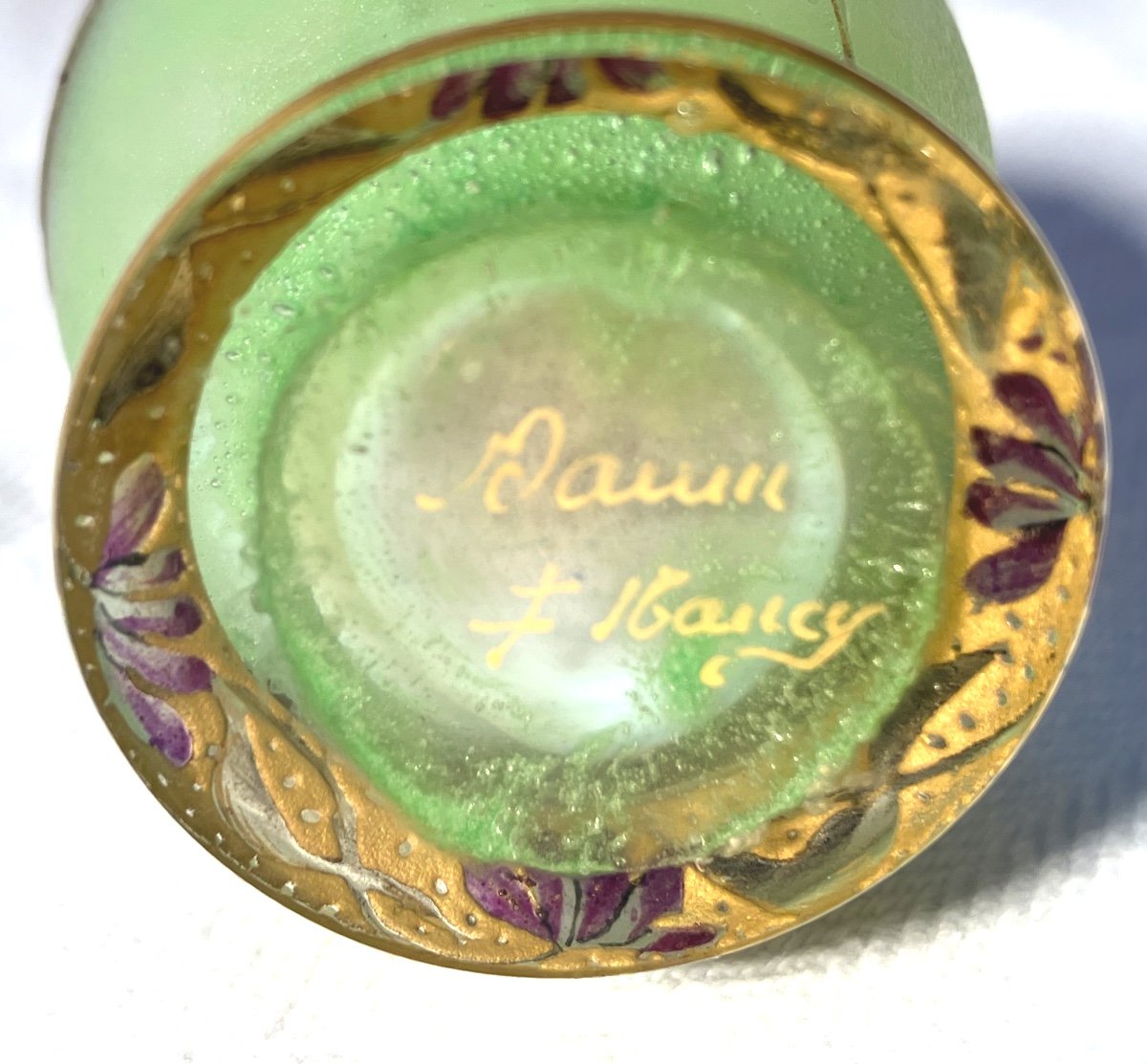 Daum Beautiful Small Tulip Vase Opalescent Glass Engraved Frosted Enameled And Enhanced With Gold -photo-5