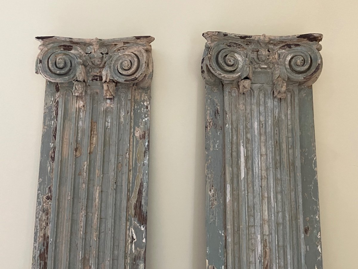 Pair Of 18th Century Pilasters Lacquered Wood Ionic Capitals -photo-3