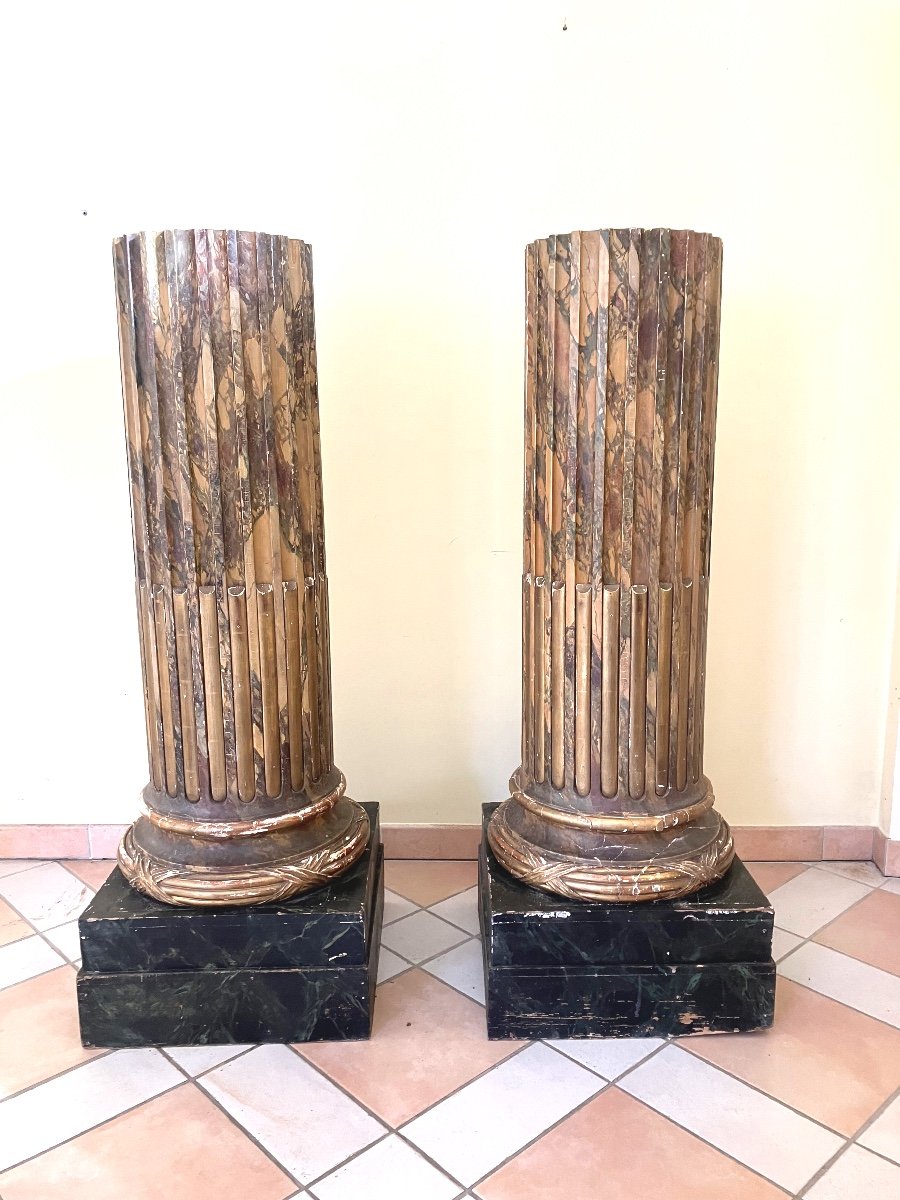 Important Pair Of Louis 16 Columns From The 18th Century In Lacquered And Gilded Wood 