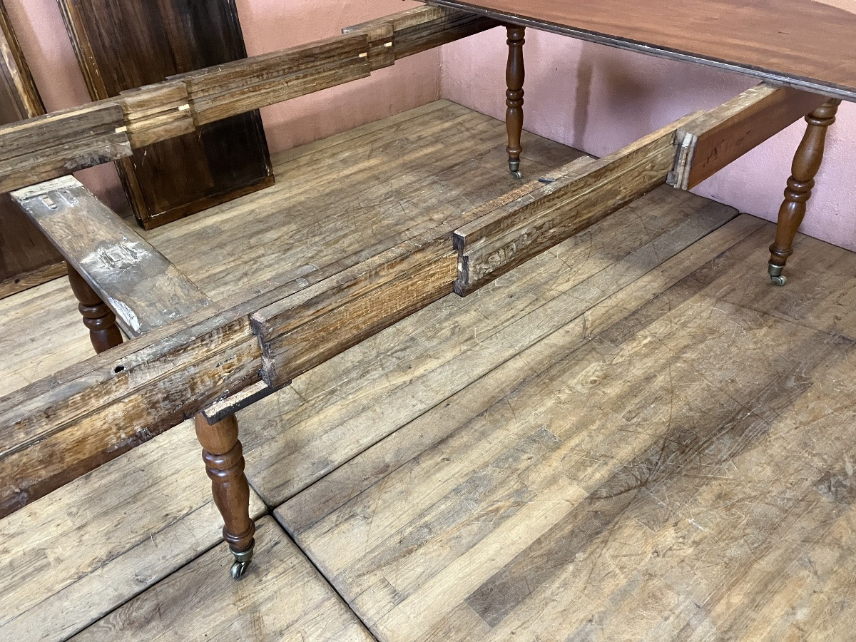 Large Extendable Walnut Table, Early 19th Century -photo-3