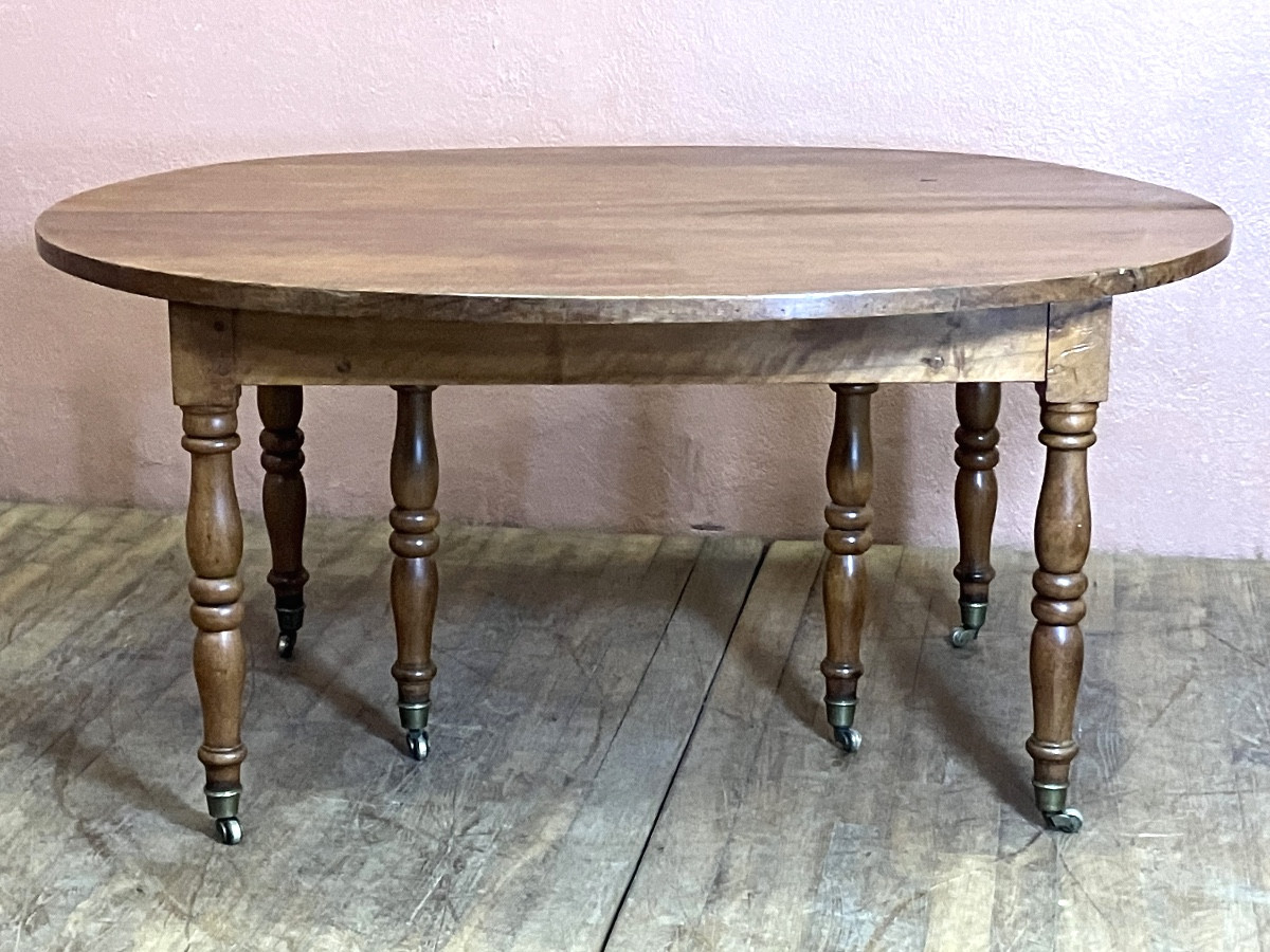 Large Extendable Walnut Table, Early 19th Century 