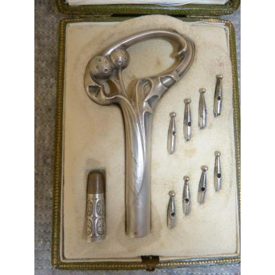 Nécessaire à Ombrelle Art Nouveau Aux Pissenlits En Argent