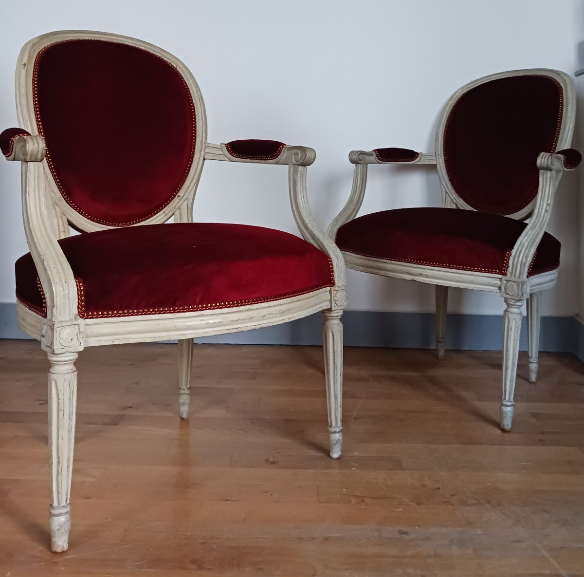 Claude Gorgu, Master In 1770 - Pair Of Cabriolet Armchairs - Restored - Mottled Velvet - Inventory Number-photo-3