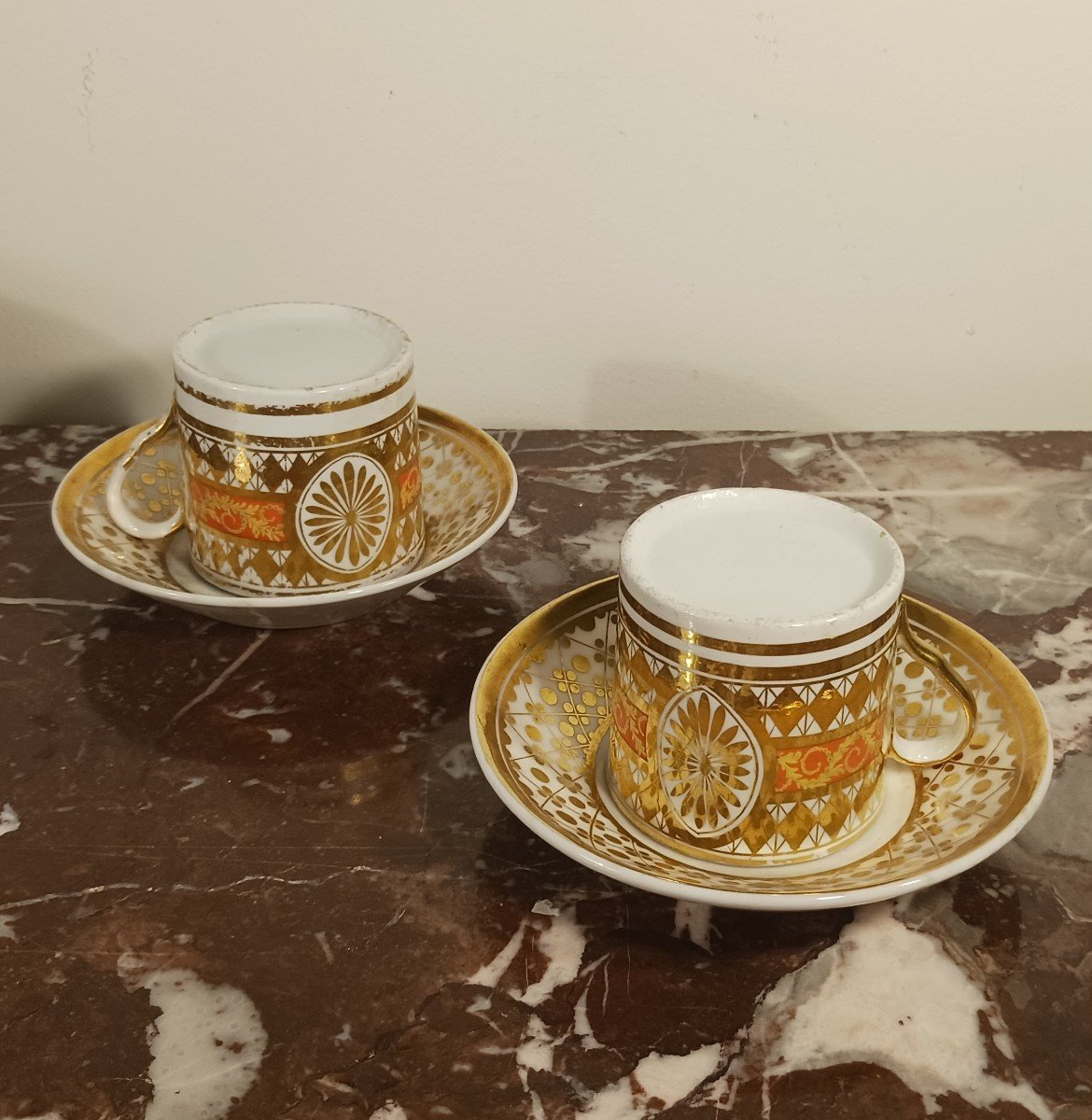 Paris, Revolution Or Empire Period - Pair Of Litron Cups And Saucers - Rich Gilded Decoration And Nankin Background-photo-4