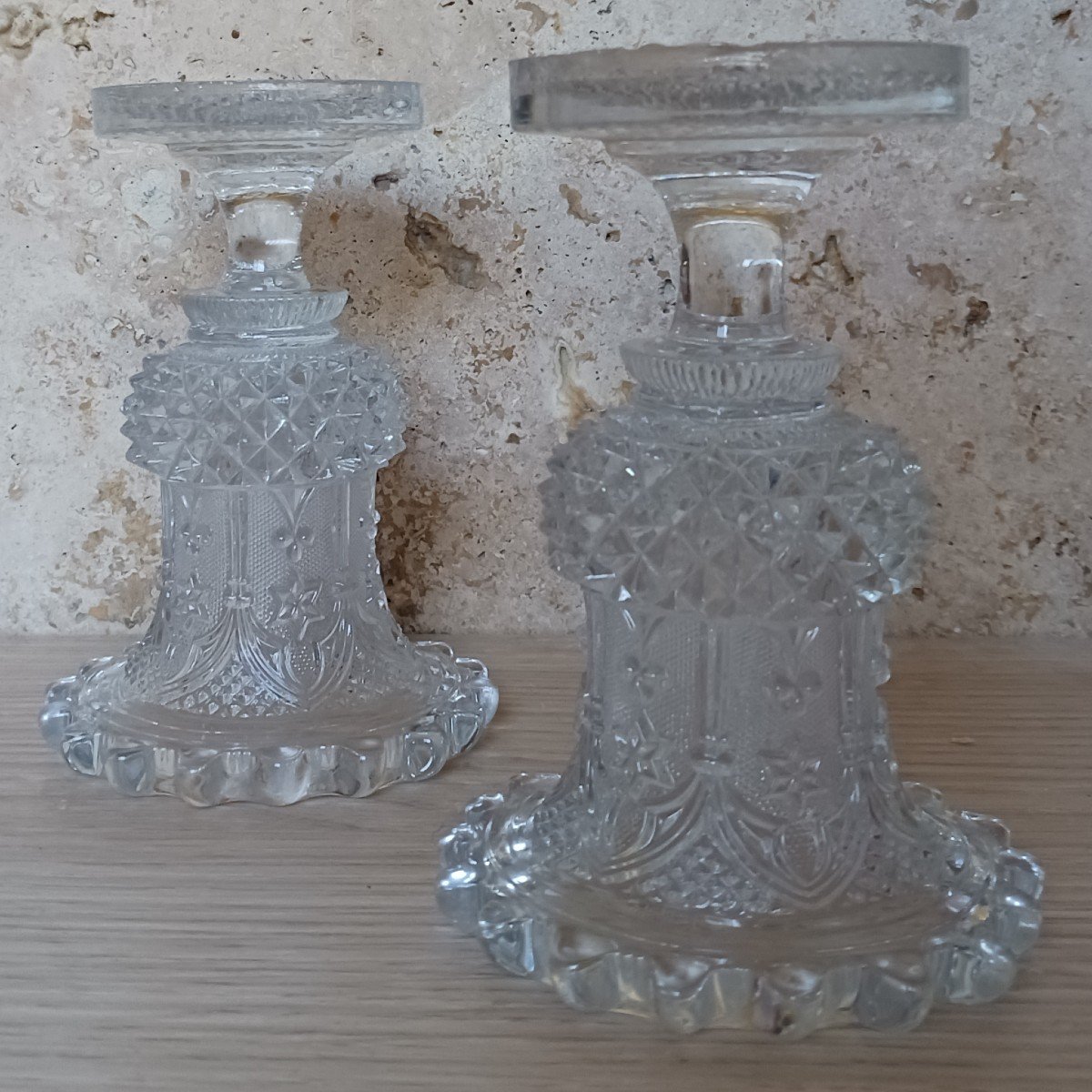 Manufacture Du Creusot Or Baccarat - Rare Pair Of Crystal Medicis Vases With Violets - Restoration Period, Louis Philippe - Troubadour, Neo-gothic Style-photo-3