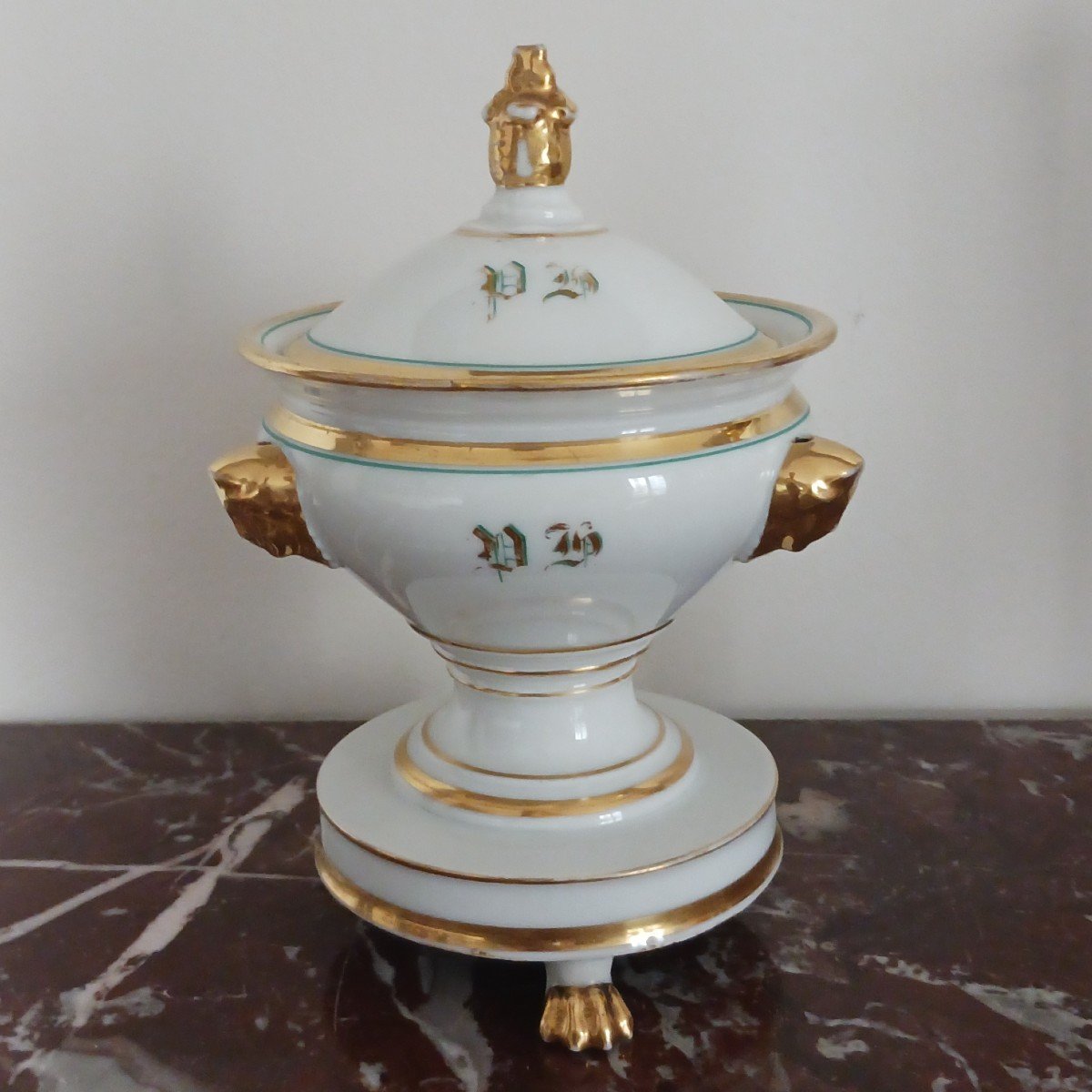 Paris, Restoration Period, Louis Philippe - Gilded And Painted Porcelain Tripod Jam Dish - Monogrammed