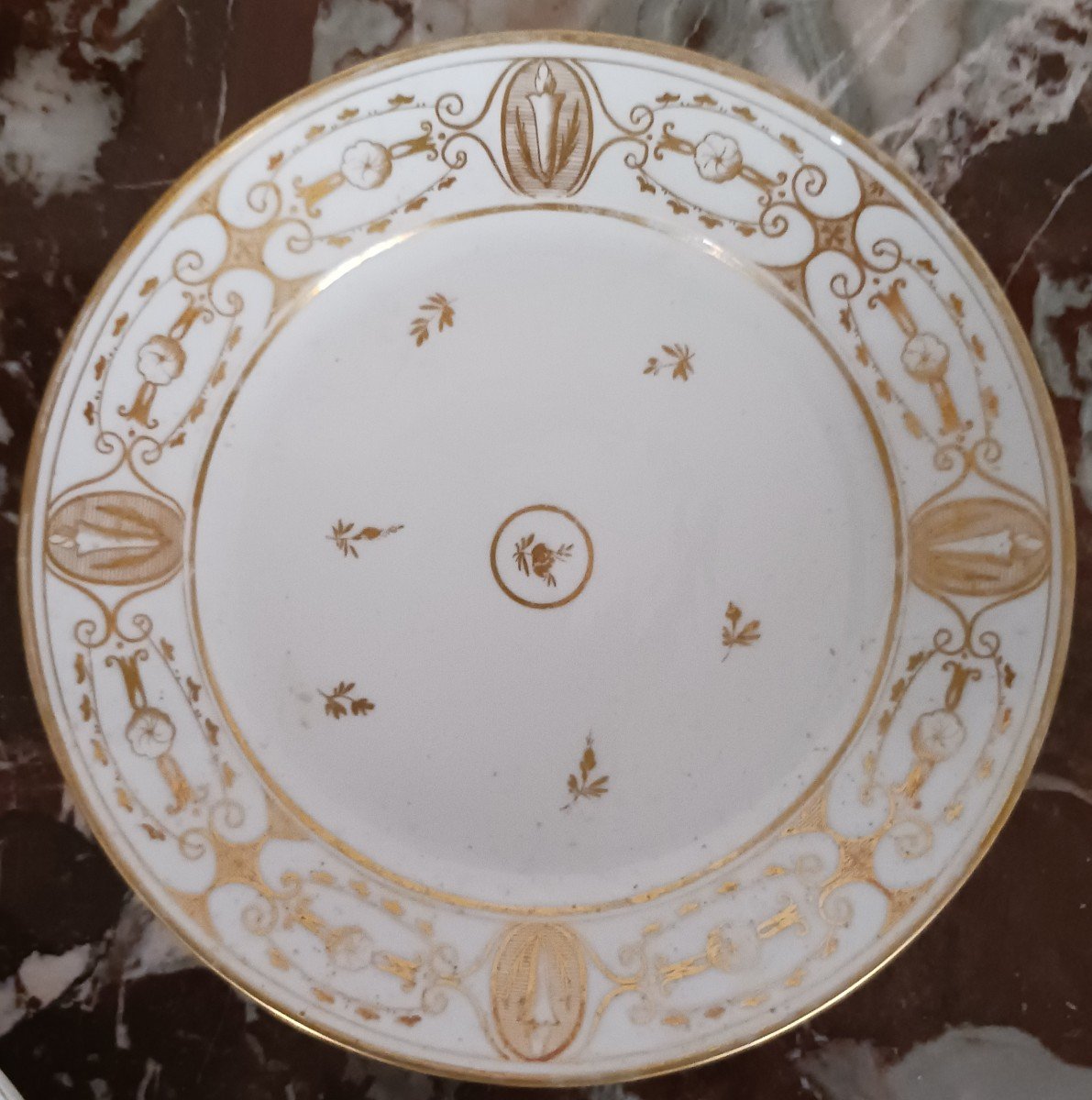 Paris, vers 1800 - paire d'assiettes à dessert en porcelaine dorée - Révolution, Empire-photo-4