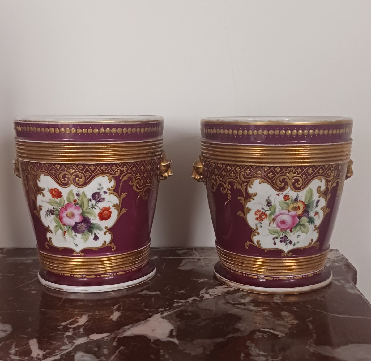 Old Paris, Louis Philippe, Napoleon III Period - Large Pair Of Planters - Violet Background And Rich Decoration-photo-2