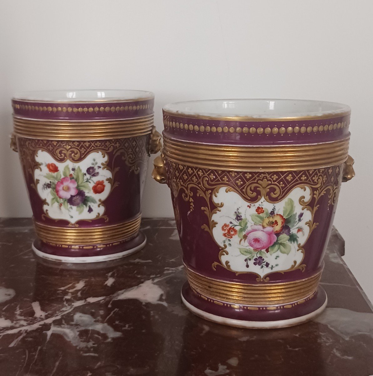 Old Paris, Louis Philippe, Napoleon III Period - Large Pair Of Planters - Violet Background And Rich Decoration-photo-3