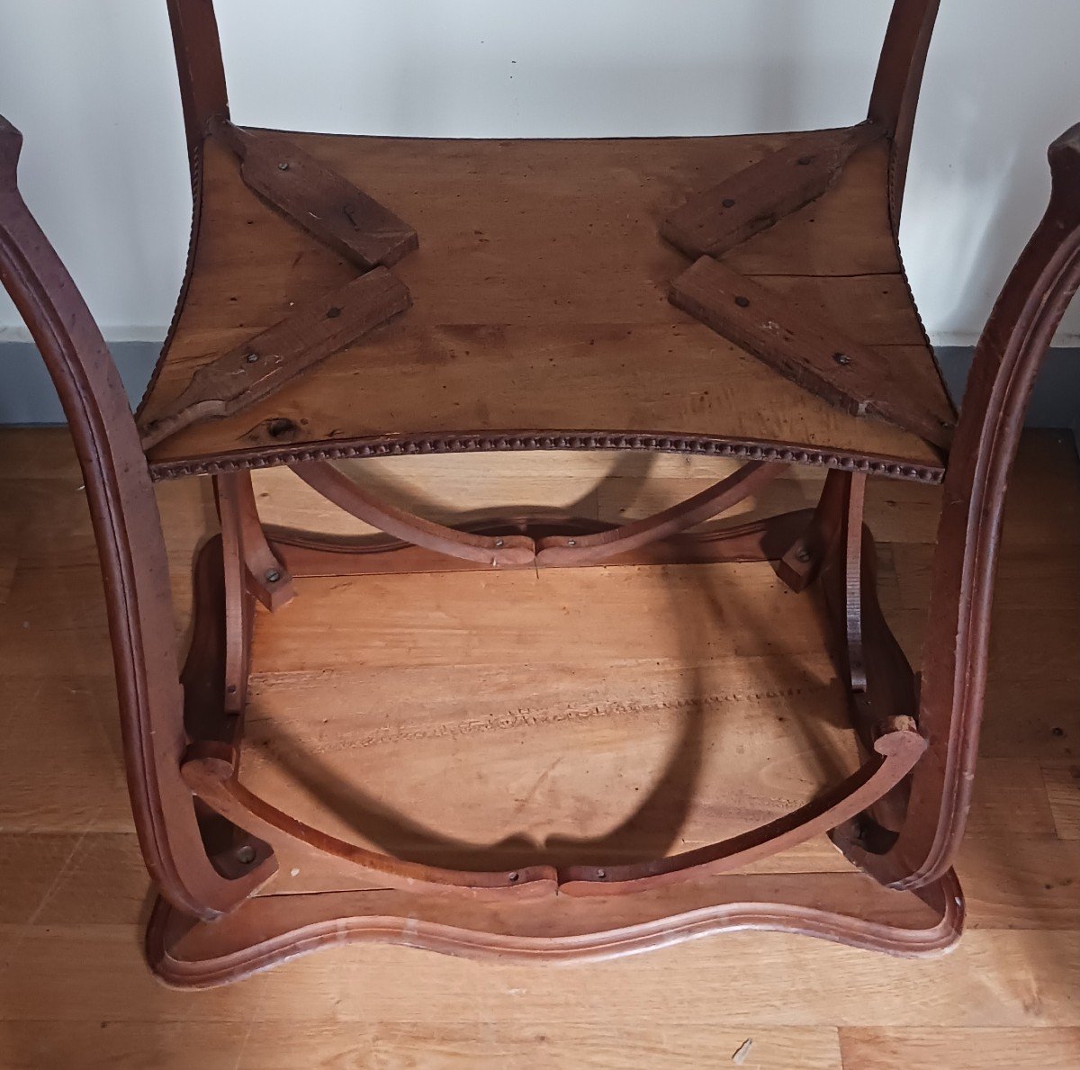 Art Nouveau Work - Walnut Saddle Table With Braces - Circa 1900-photo-1