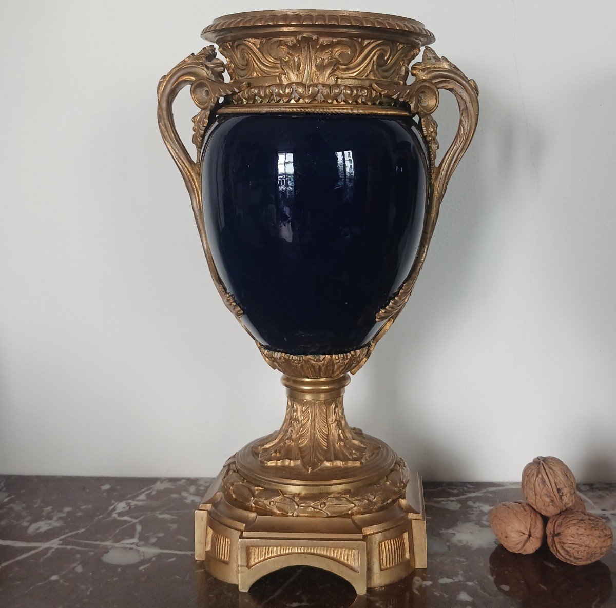 France, époque Napoléon III - paire de grands vases montés - bronze doré et porcelaine -photo-3