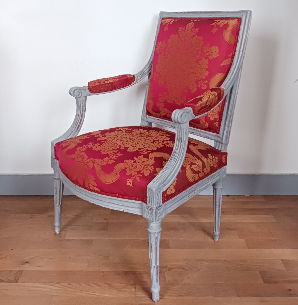 Paris, Louis XVI Period - Queen's Armchair - Lacquered Wood, Lelièvre Silk