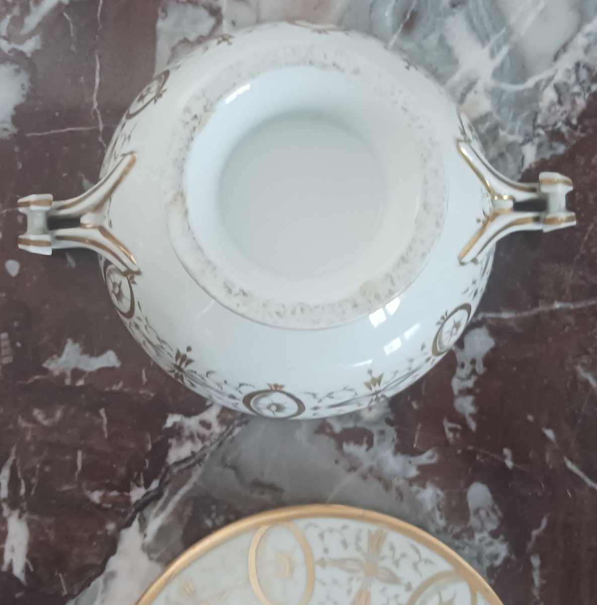 Paris, début du XIXe - bouillon ou drageoir couvert - porcelaine dorée-photo-1