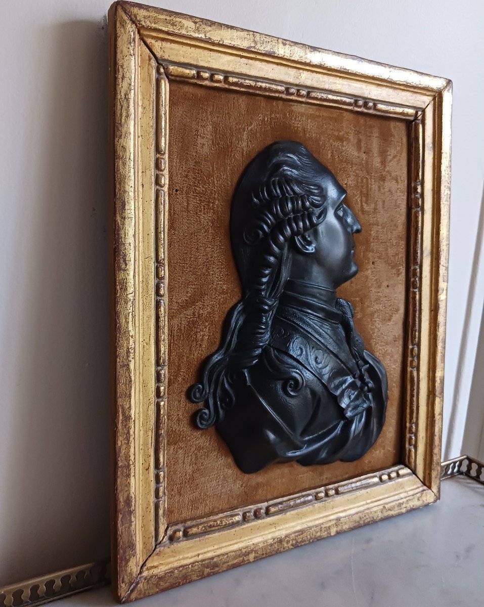 Duvivier, In The Style - Large Bronze Profile Of A Young Louis XVI - Gilded Wooden Frame-photo-2