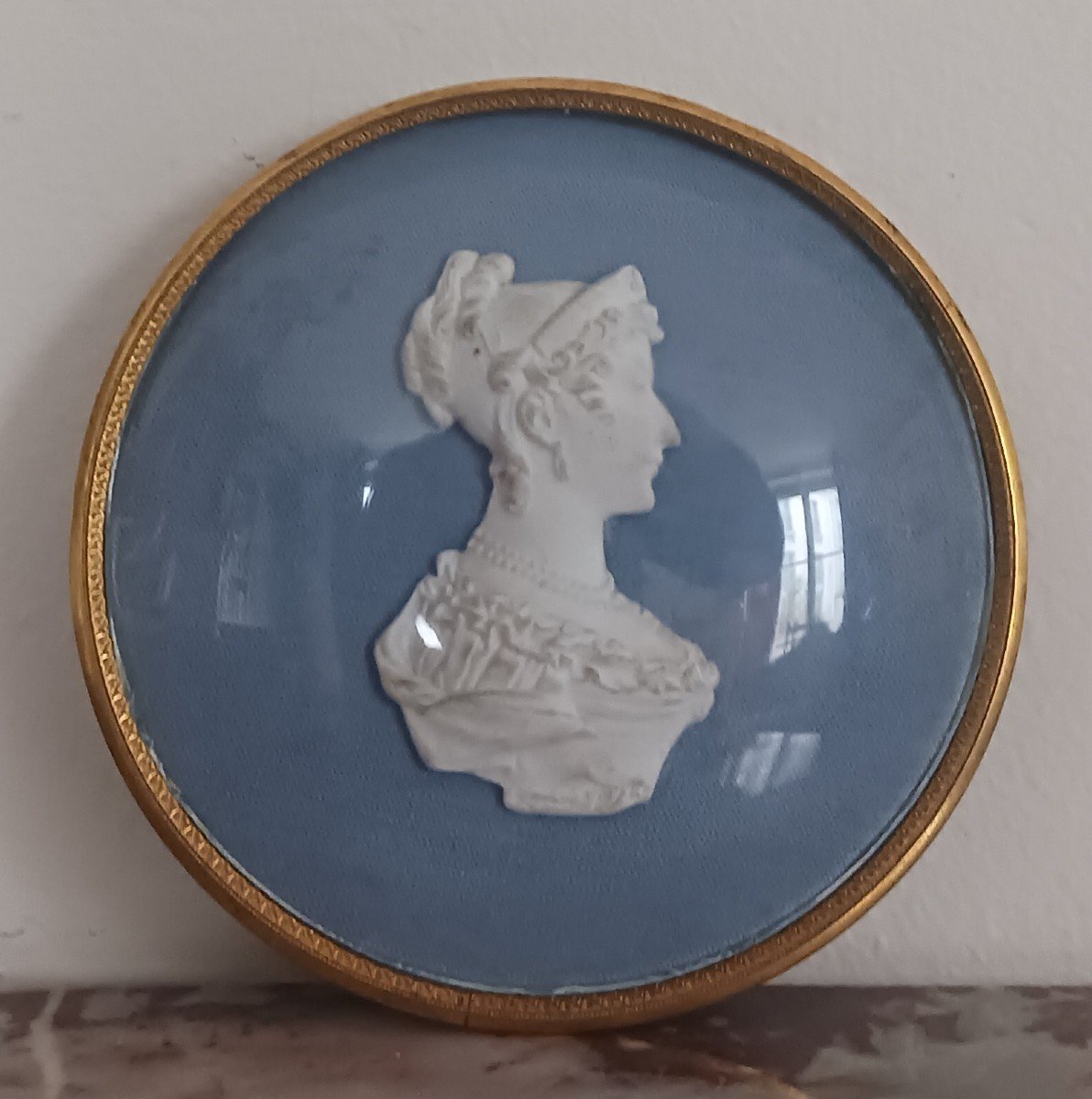 Manufacture Royale de Sèvres - profil en camée de la duchesse d'Angoulême circa 1820