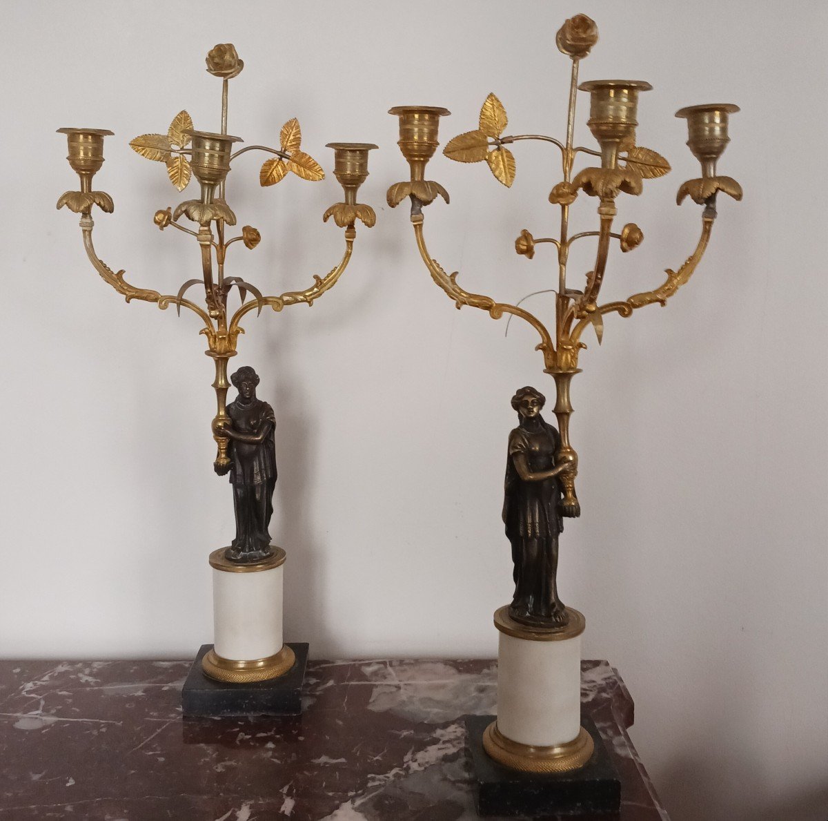 France, vers 1800 - paire de candélabres à trois lumières en marbre et bronze doré-photo-3