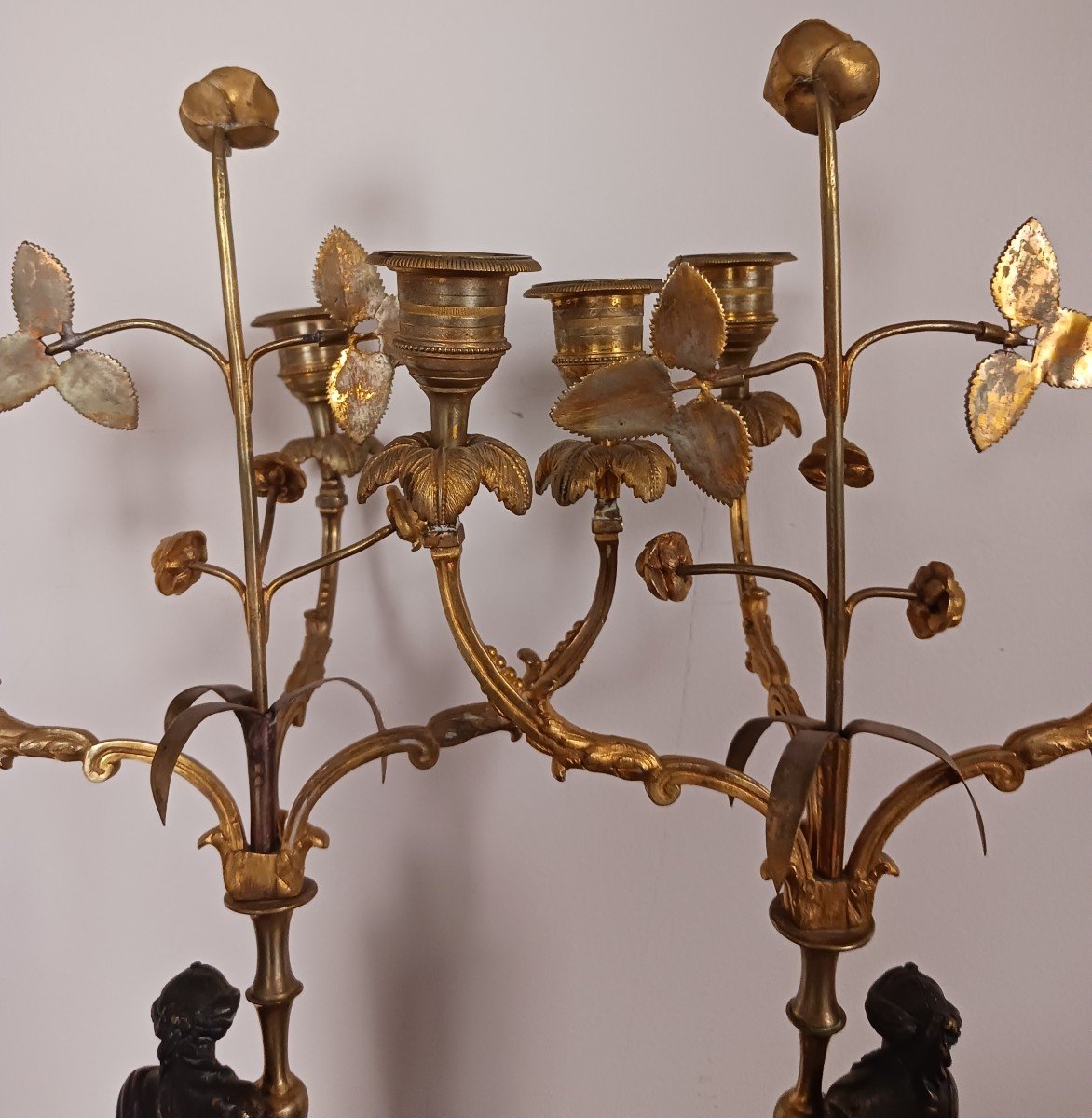 France, vers 1800 - paire de candélabres à trois lumières en marbre et bronze doré-photo-4