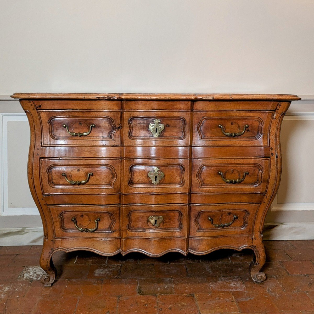 Bordeaux, époque Louis XV - commode à façade arbalète -photo-2