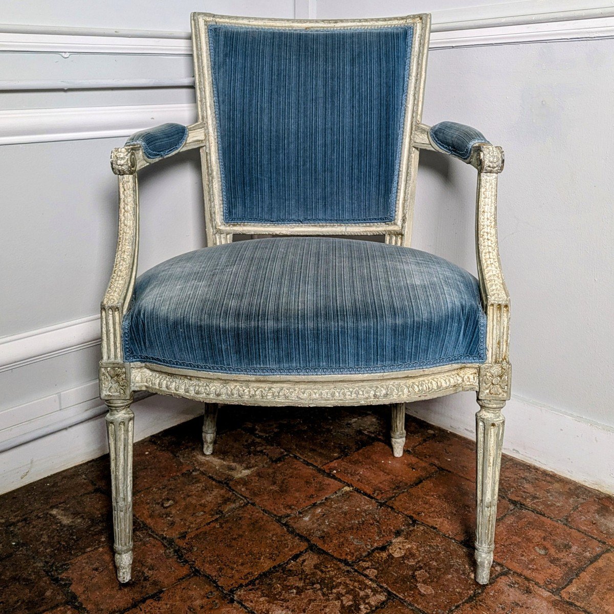 Fauteuil en cabriolet d'époque Louis XVI - bois laqué et velours jaspé-photo-4