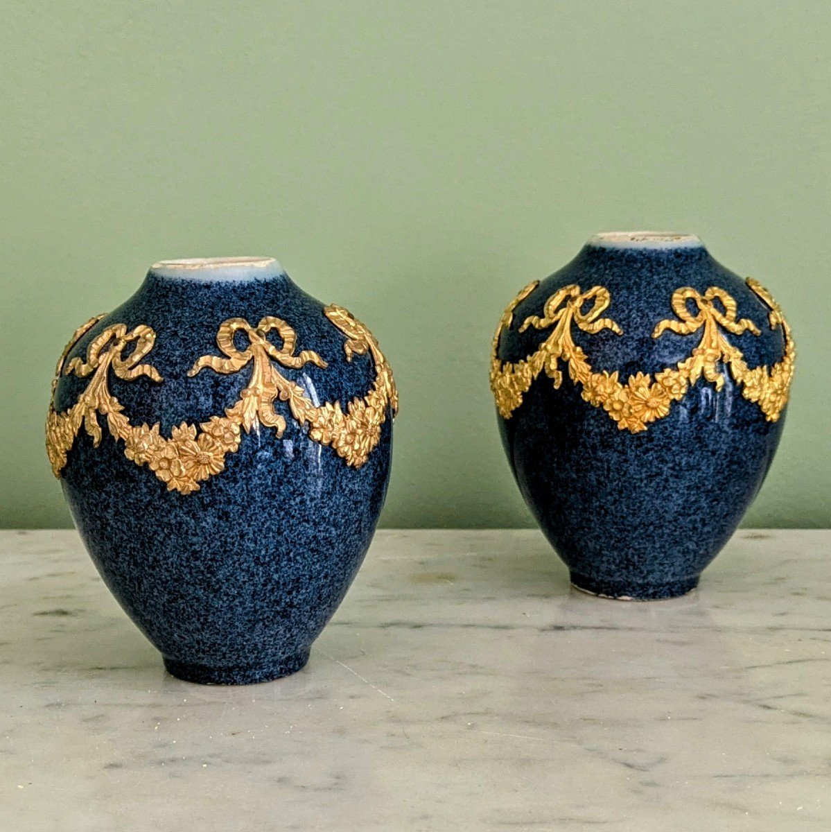 Paul Millet à Sèvres - paire de petits vases ''boule" - faïence faux porphyre